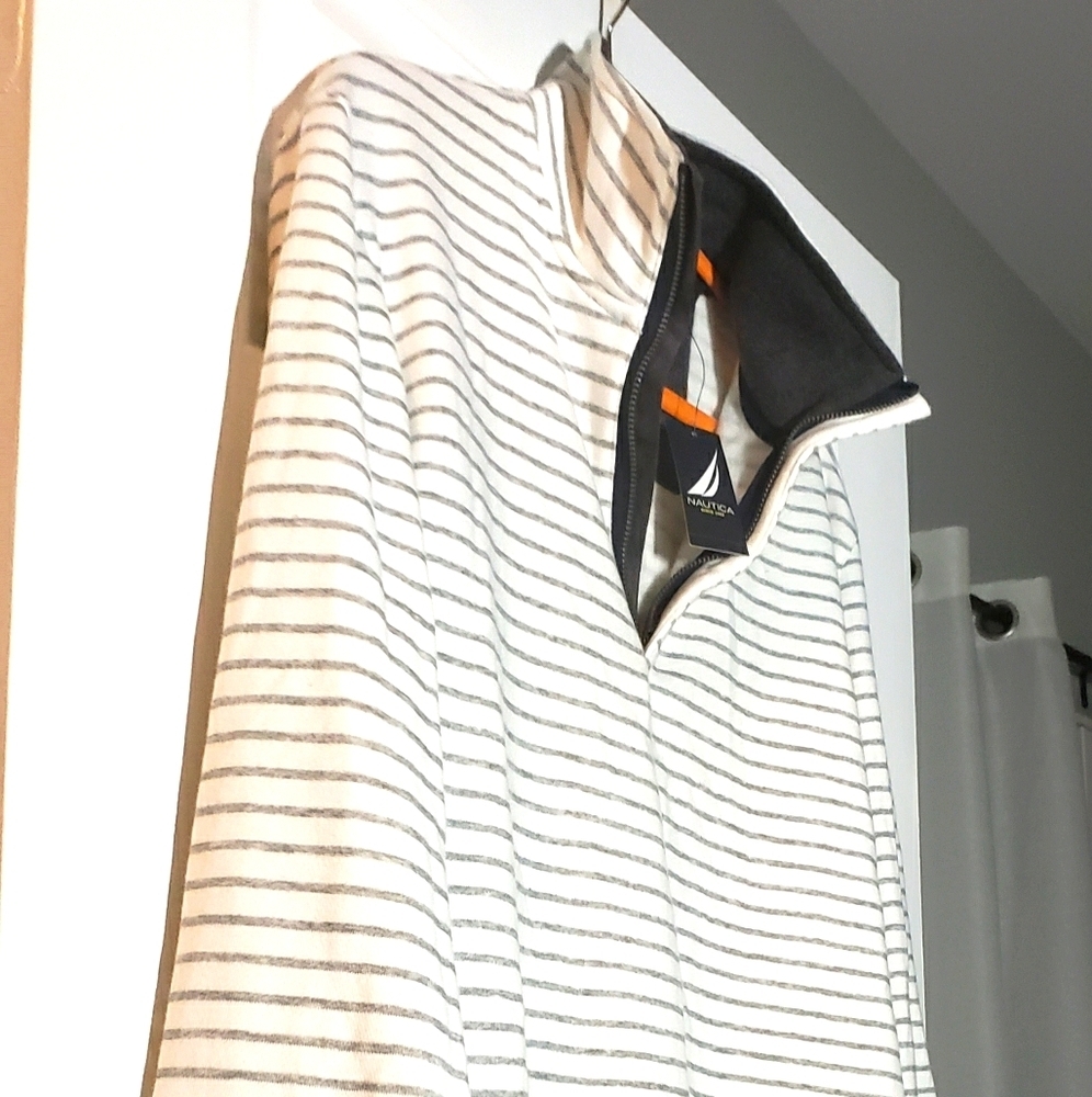 NWT Man's Nautica Pullover